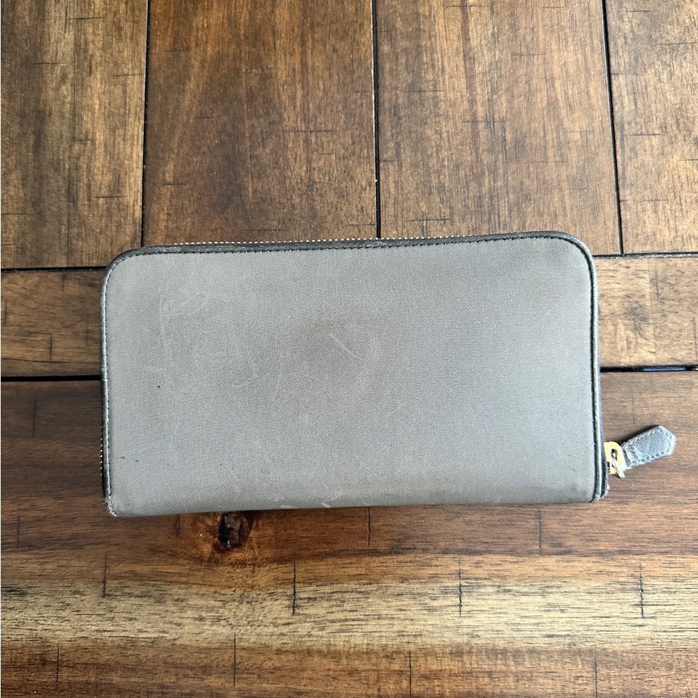 PRADA Wallet - Picture 7 of 8